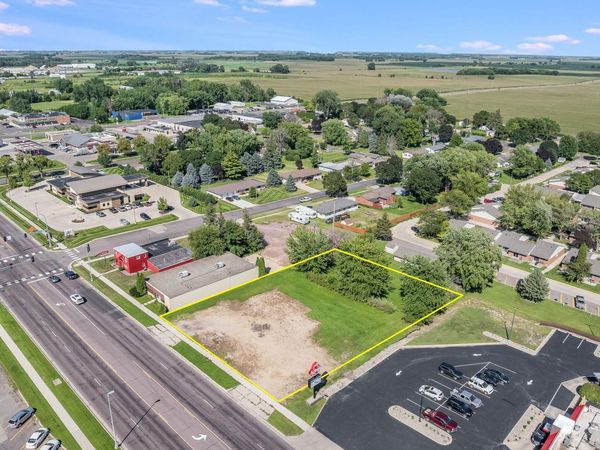 415 S State Street , Fairmont, MN 56031