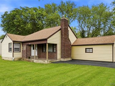 738 Upper Mountain Road, Lewiston, NY 14092