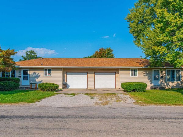 201 S MADISON Street, Lincoln, IL 62656