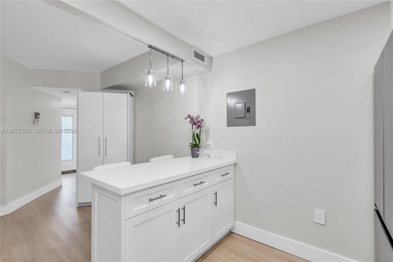 9091 Lime Bay Blvd, Unit 211, Tamarac, FL 33321 Photo