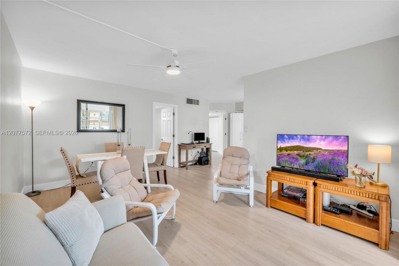 9091 Lime Bay Blvd, Unit 211, Tamarac, FL 33321 Photo