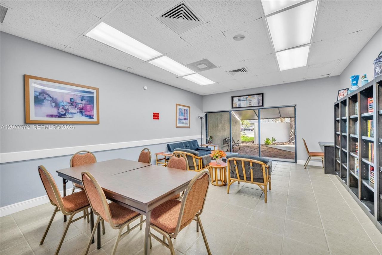 9091 Lime Bay Blvd, Unit 211, Tamarac, FL 33321 Photo