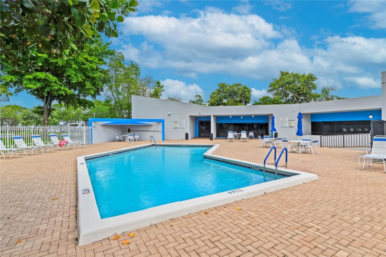 9091 Lime Bay Blvd, Unit 211, Tamarac, FL 33321 Photo