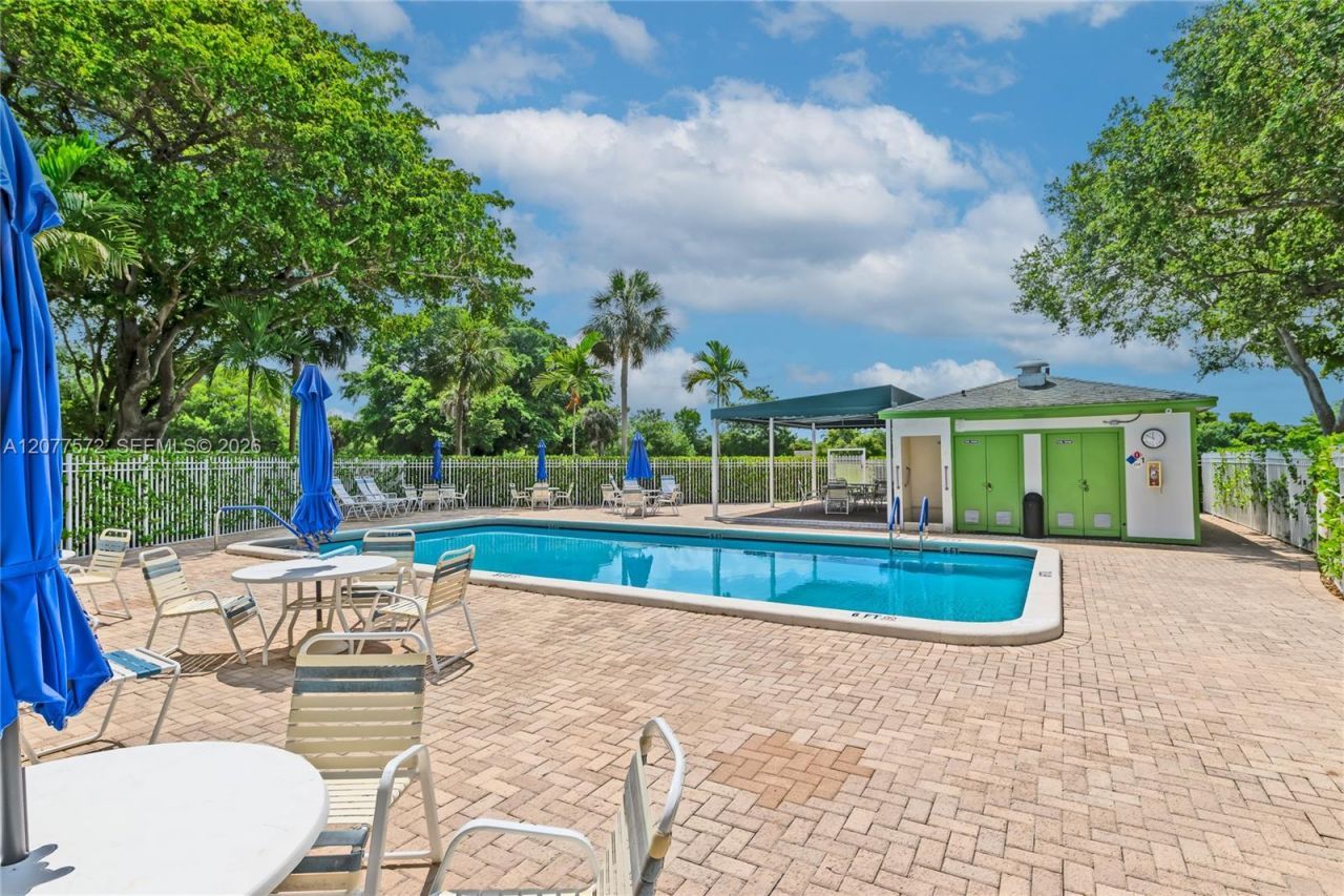 9091 Lime Bay Blvd, Unit 211, Tamarac, FL 33321 Photo