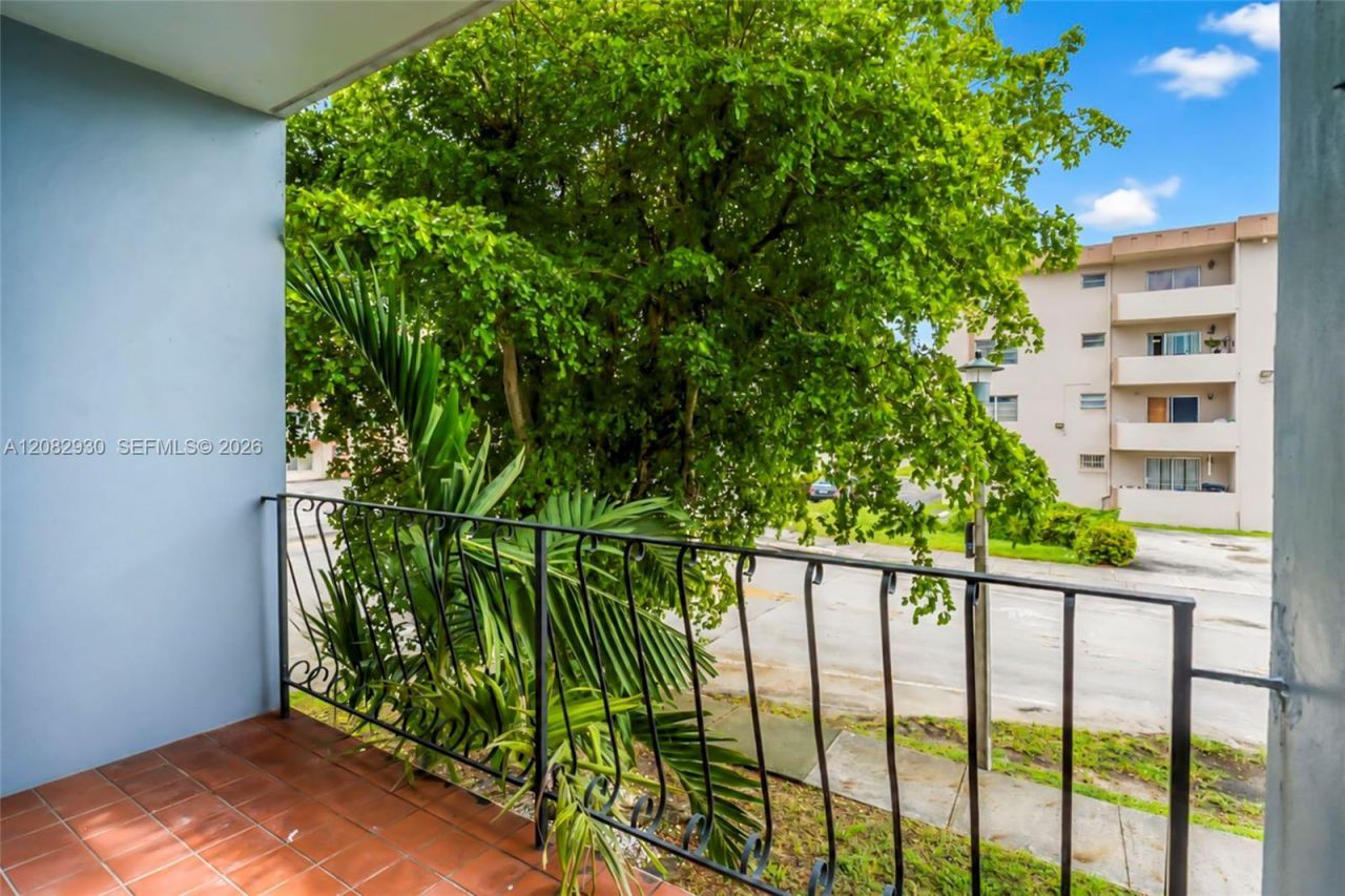 6825 W Flagler St, Unit 202, Miami, FL 33144 Photo