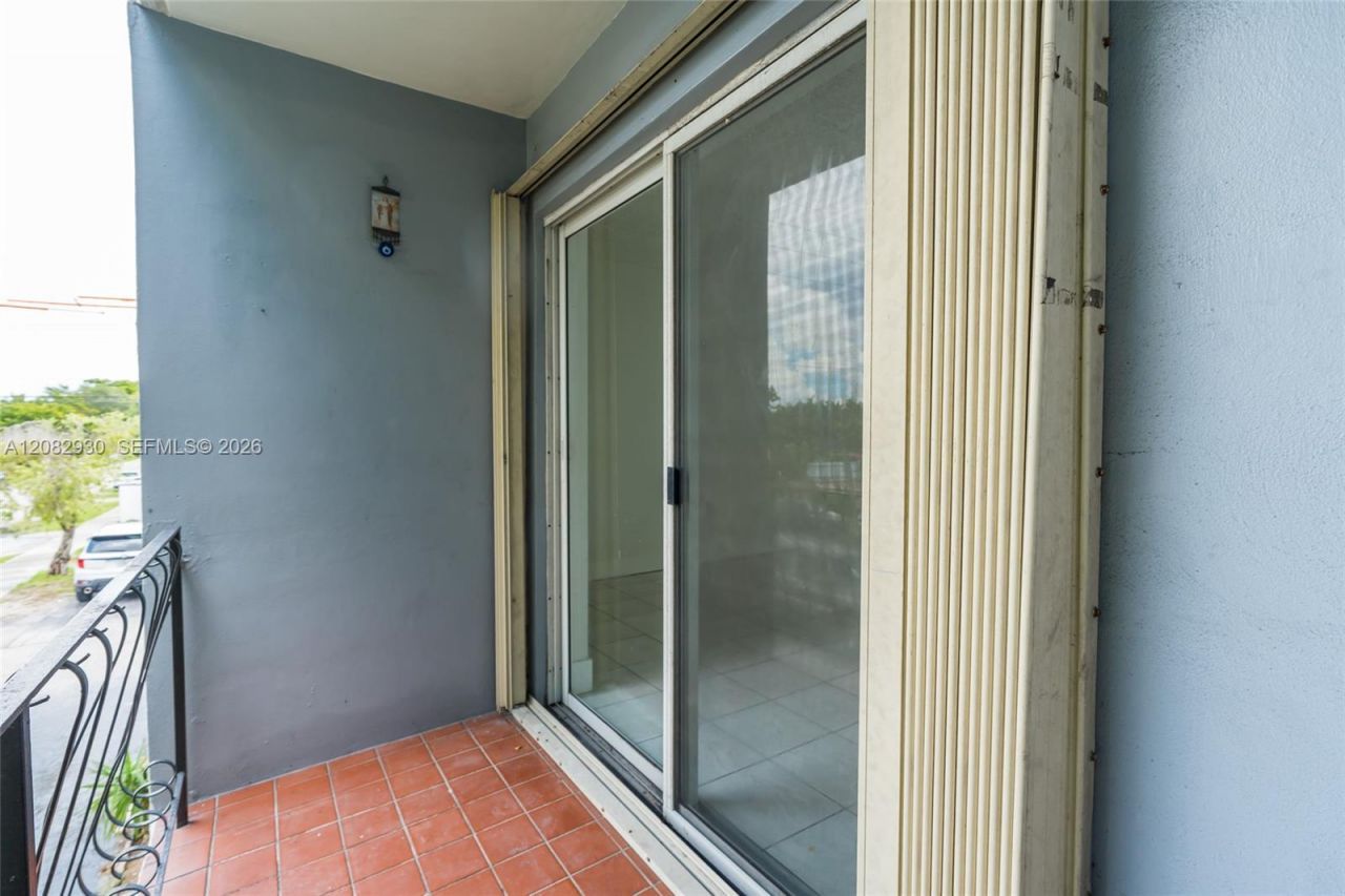6825 W Flagler St, Unit 202, Miami, FL 33144 Photo