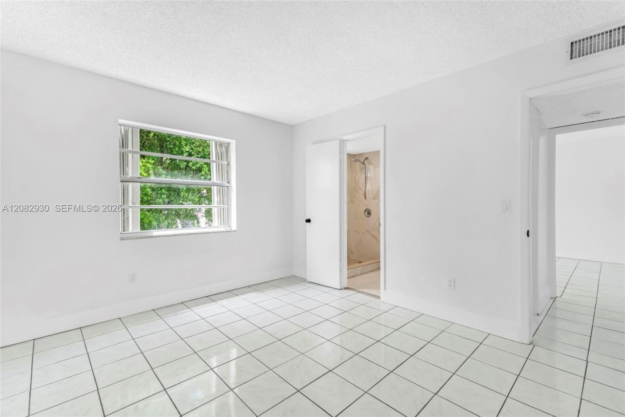 6825 W Flagler St, Unit 202, Miami, FL 33144 Photo