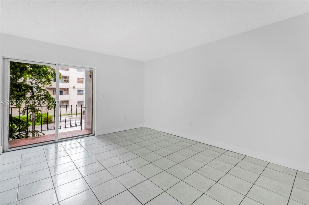 6825 W Flagler St, Unit 202, Miami, FL 33144 Photo