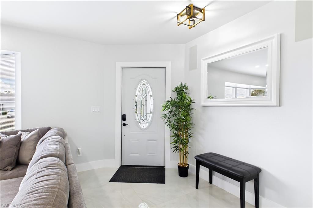 256 SE Santa Barbara Pl, Cape Coral, FL 33990 Photo