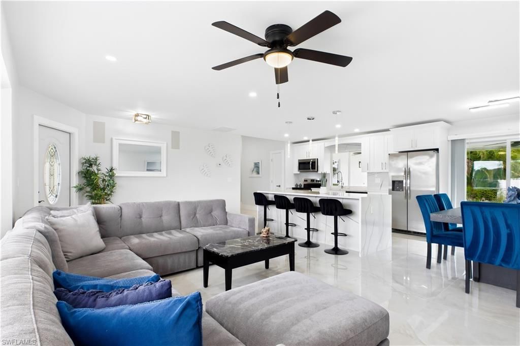 256 SE Santa Barbara Pl, Cape Coral, FL 33990 Photo