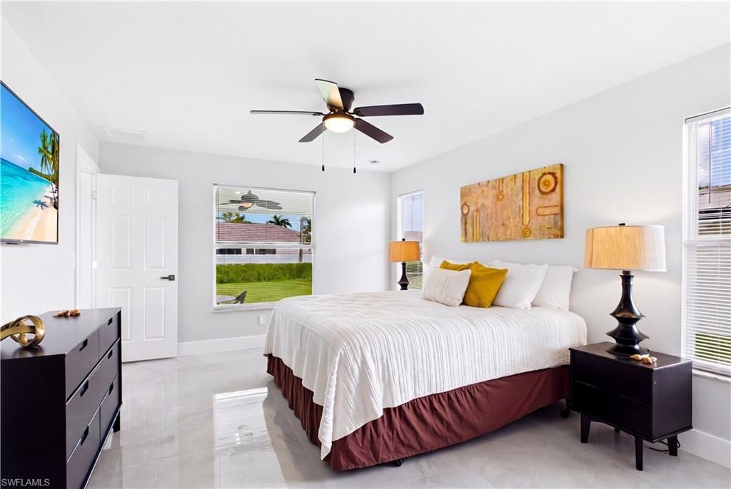 256 SE Santa Barbara Pl, Cape Coral, FL 33990 Photo