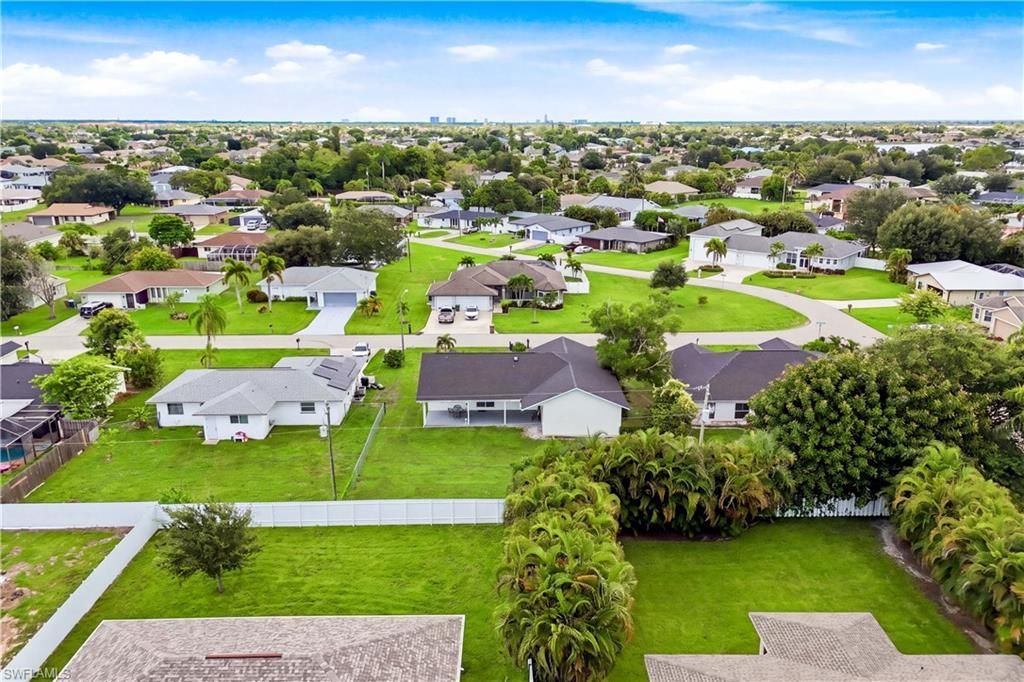 256 SE Santa Barbara Pl, Cape Coral, FL 33990 Photo