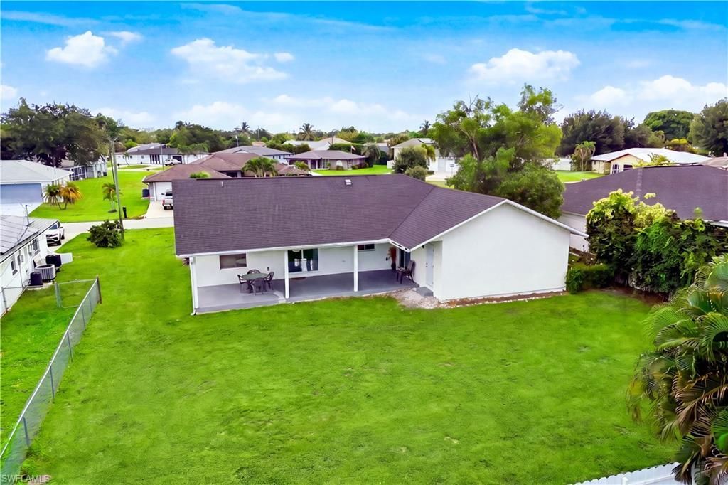 256 SE Santa Barbara Pl, Cape Coral, FL 33990 Photo