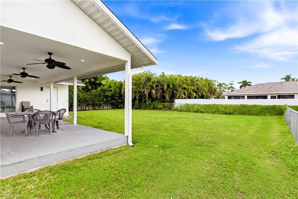 256 SE Santa Barbara Pl, Cape Coral, FL 33990 Photo