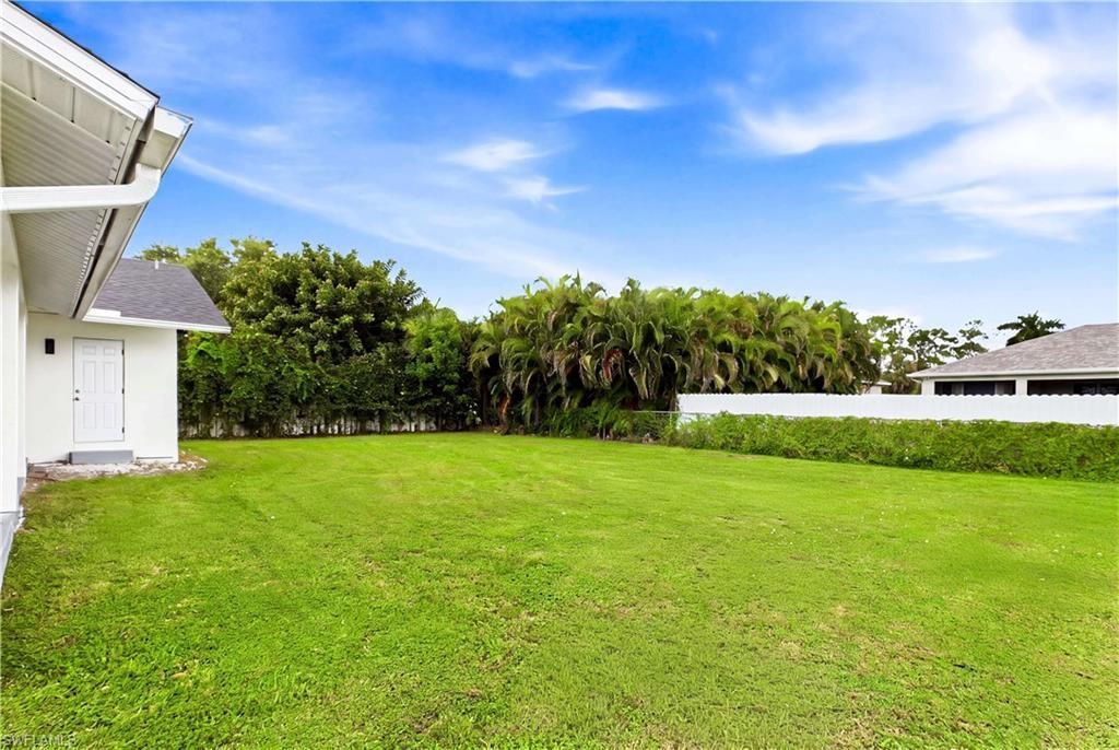 256 SE Santa Barbara Pl, Cape Coral, FL 33990 Photo
