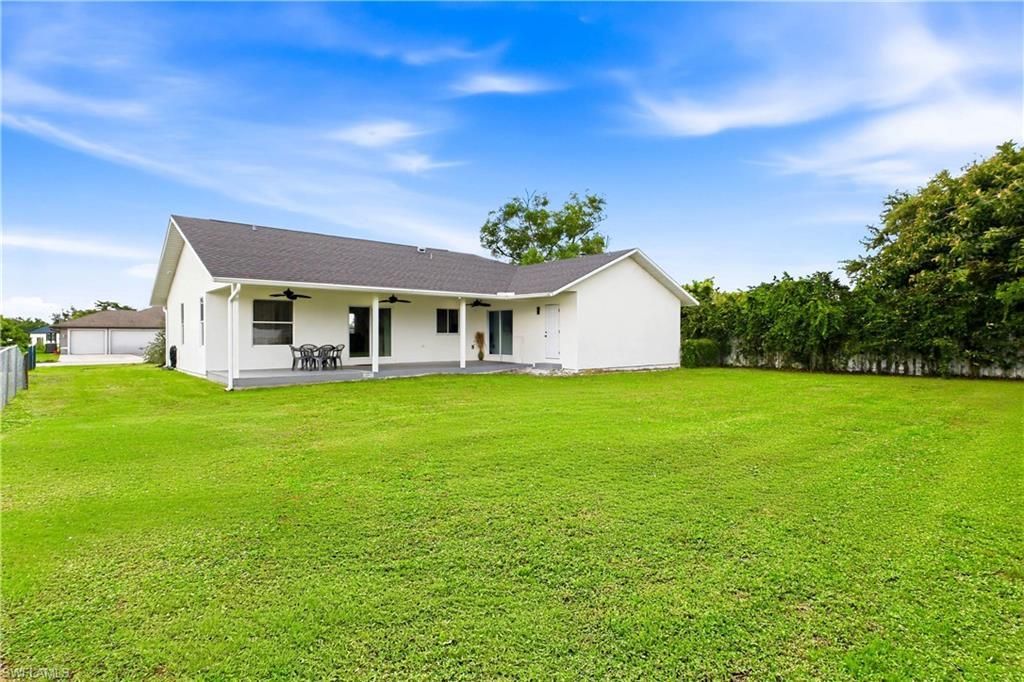 256 SE Santa Barbara Pl, Cape Coral, FL 33990 Photo