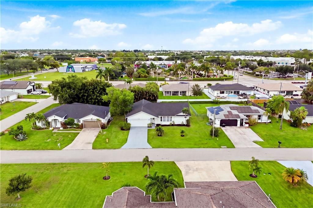 256 SE Santa Barbara Pl, Cape Coral, FL 33990 Photo