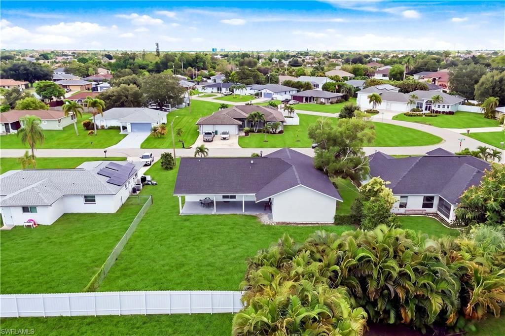 256 SE Santa Barbara Pl, Cape Coral, FL 33990 Photo