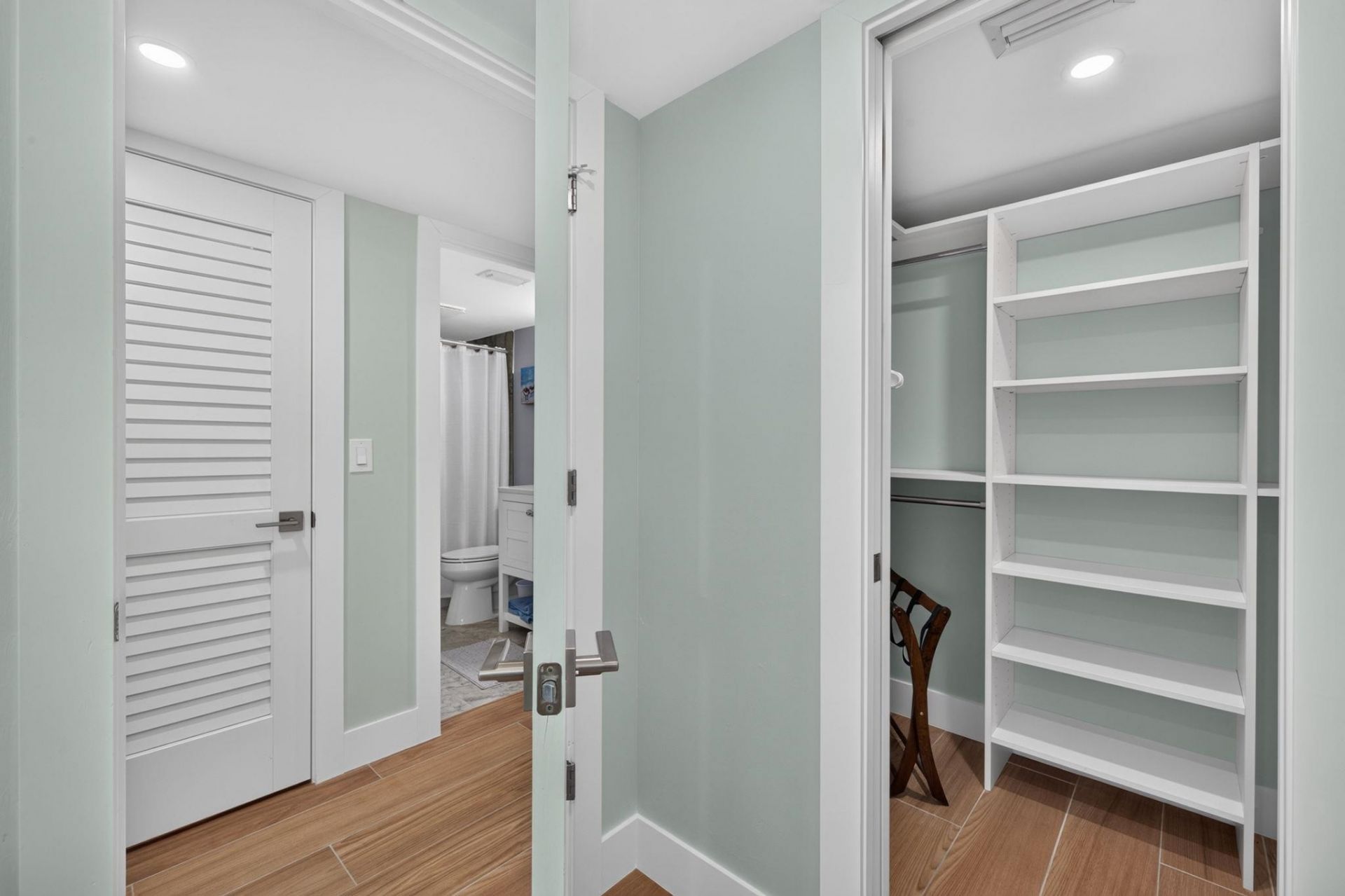 1610 Middle Gulf Dr, Unit B-2, Sanibel, FL 33957 Photo