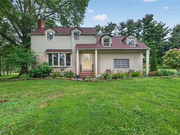 28049 Emery Road , Orange Village, OH 44022