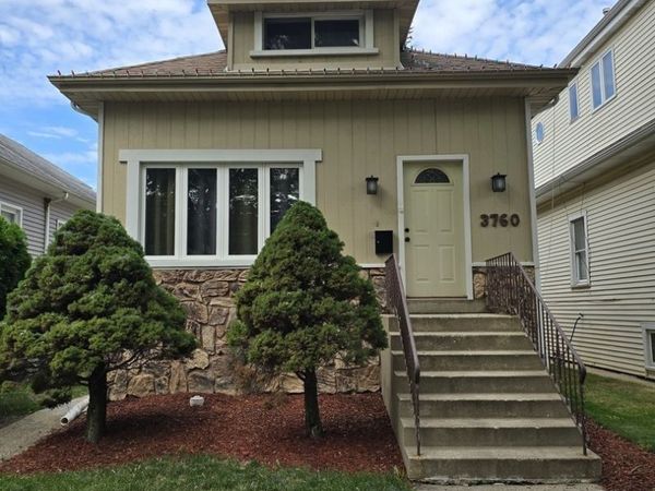 3760 N Osceola Avenue, Chicago, IL 60634