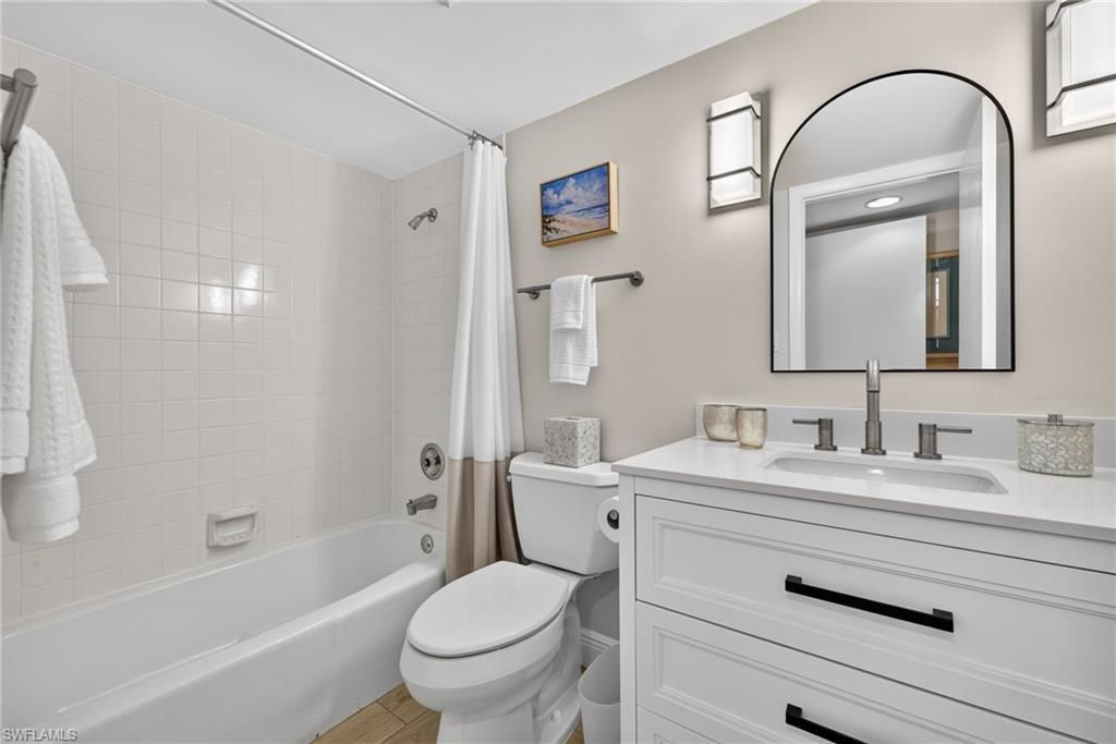 6020 Pelican Bay Blvd , Unit 402, Naples, FL 34108 Photo