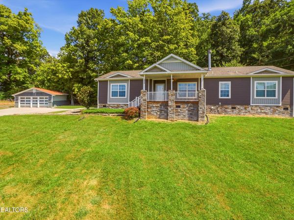3926 Roberts Rd, Corryton, TN 37721