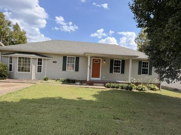315 Pine Hill Dr , Hopkinsville, KY 42240