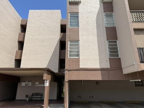 1900 W 68th Street, Unit D101, Hialeah, FL 33014