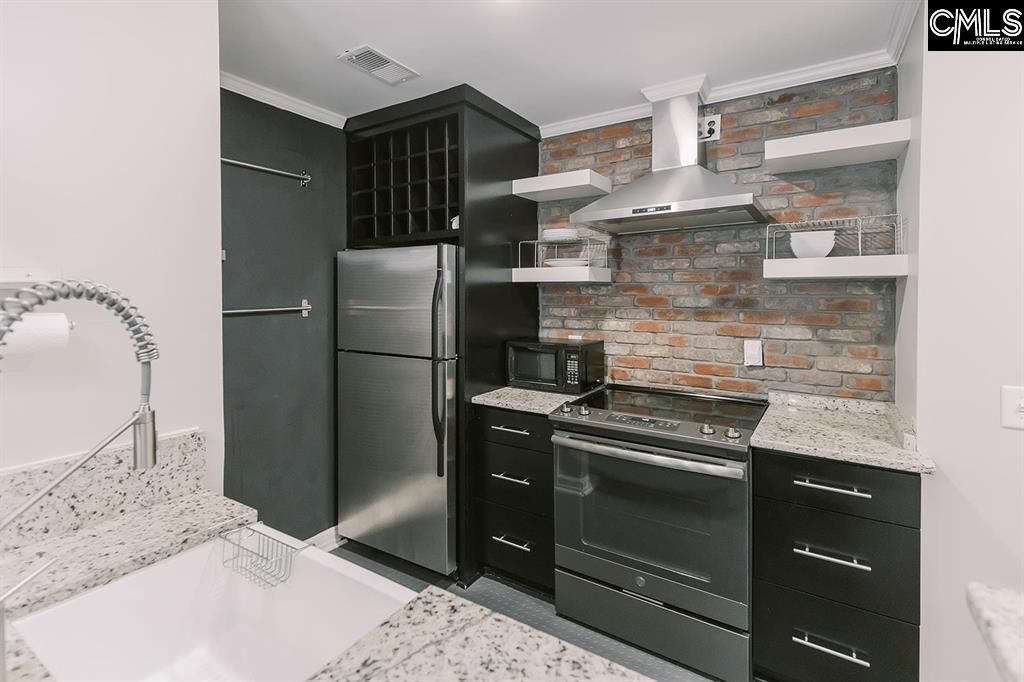 900 Taylor Street Photo 4