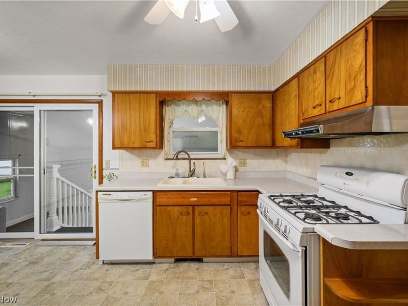 2130 Mctaggert Street, Belpre, OH 45714 Photo 24