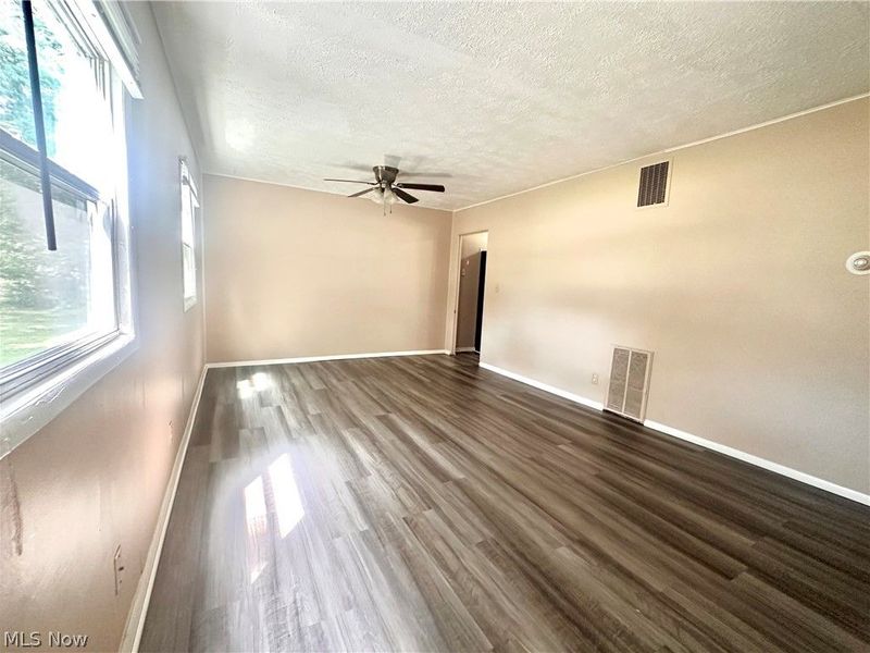 3877 Tacoma Avenue, Lorain, OH 44055 Photo 3