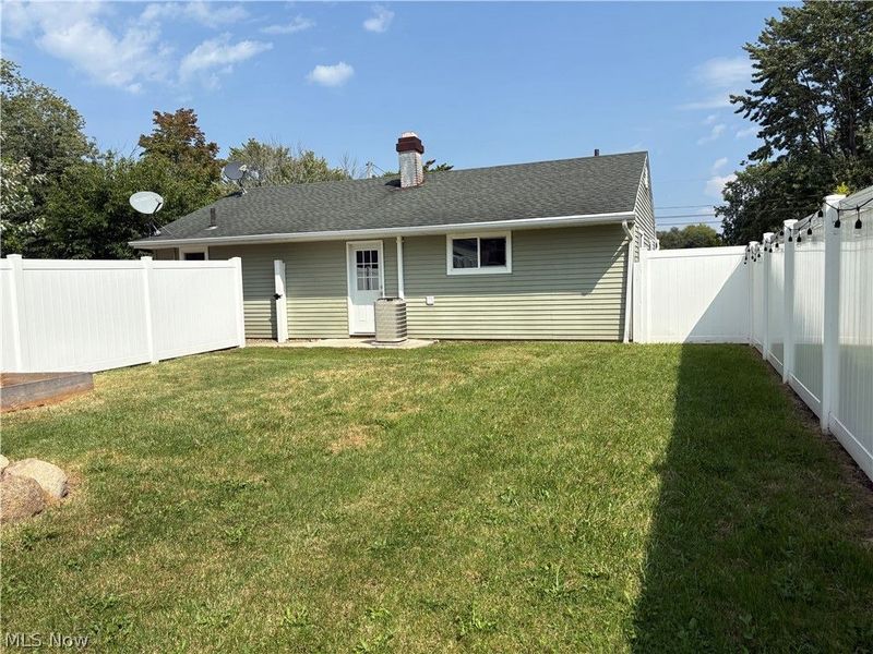 912 East Drive, Sheffield Lake, OH 44054 Photo 6