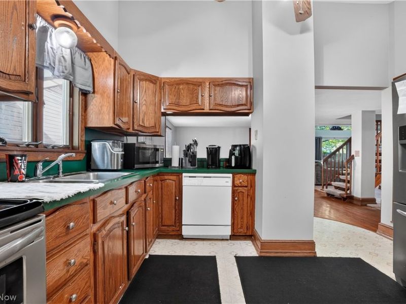 6187 Larkhall Drive, Madison, OH 44057 Photo 10