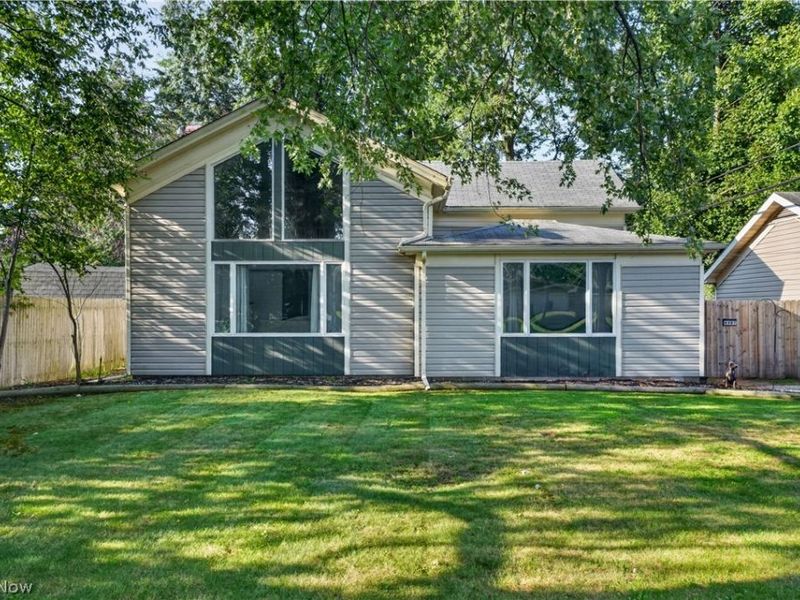 6187 Larkhall Drive, Madison, OH 44057 Photo 2