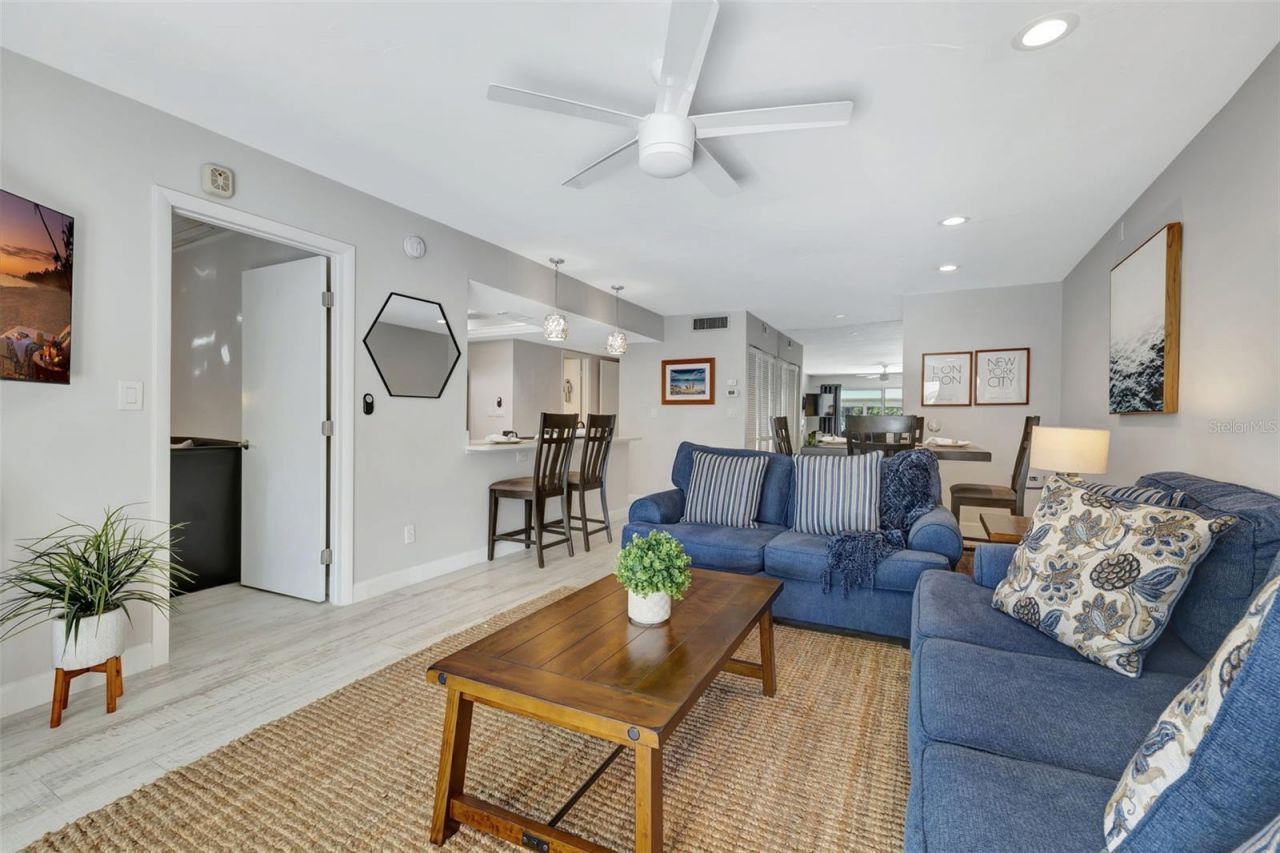 1130 W Peppertree Lane, Unit 118, Sarasota, FL 34242 Photo