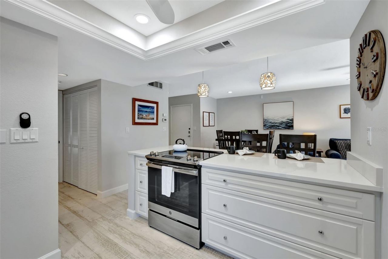 1130 W Peppertree Lane, Unit 118, Sarasota, FL 34242 Photo