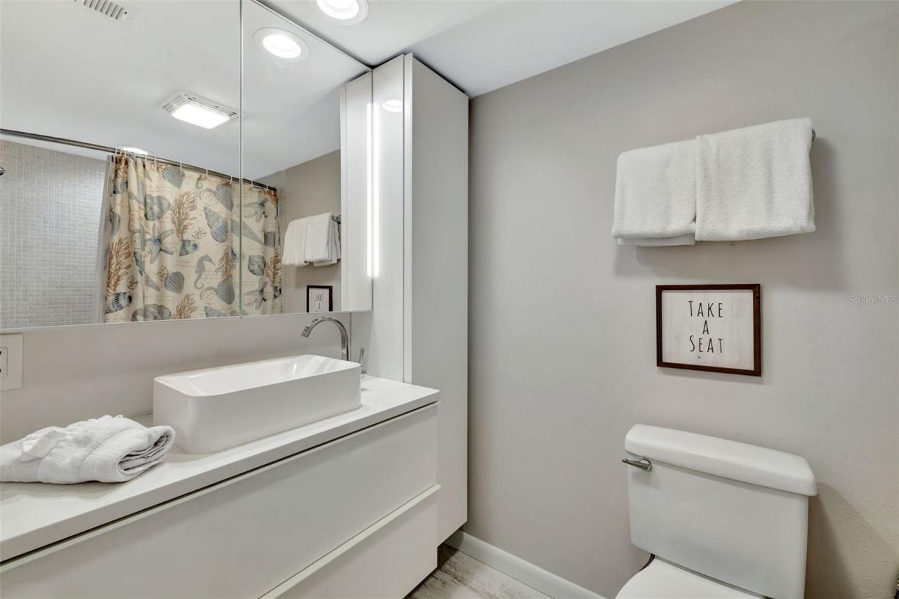 1130 W Peppertree Lane, Unit 118, Sarasota, FL 34242 Photo