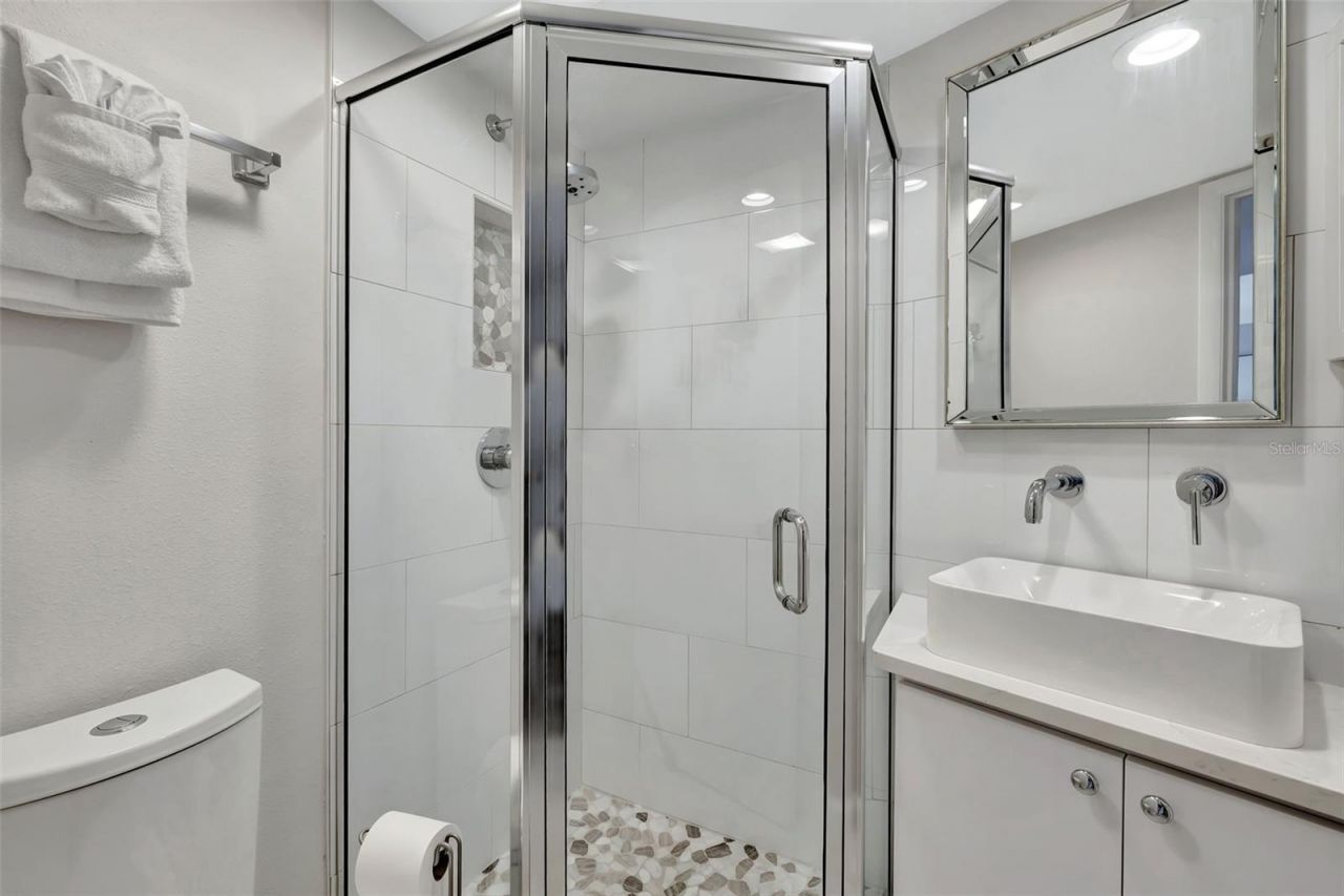 1130 W Peppertree Lane, Unit 118, Sarasota, FL 34242 Photo