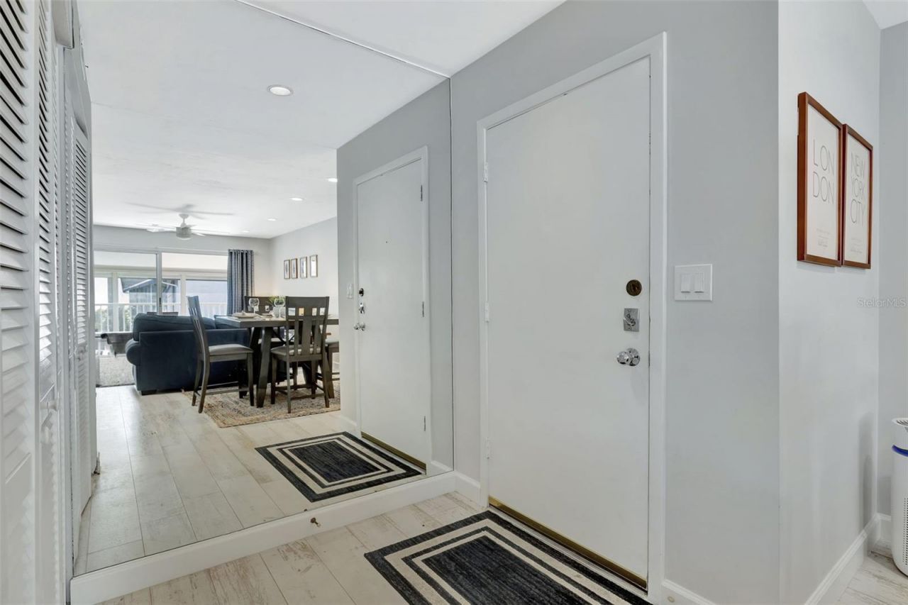 1130 W Peppertree Lane, Unit 118, Sarasota, FL 34242 Photo