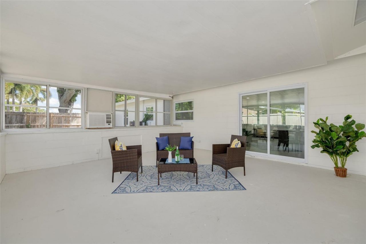 5054 60th Street N, Kenneth City, FL 33709 Photo
