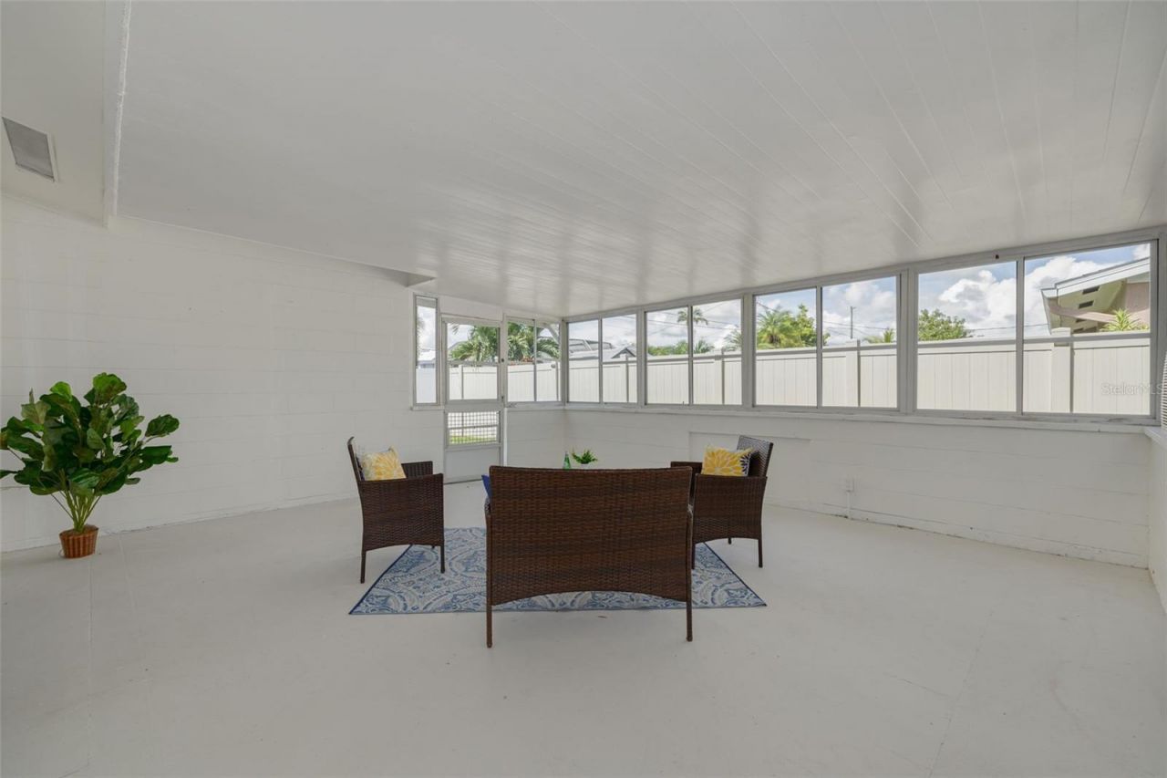 5054 60th Street N, Kenneth City, FL 33709 Photo