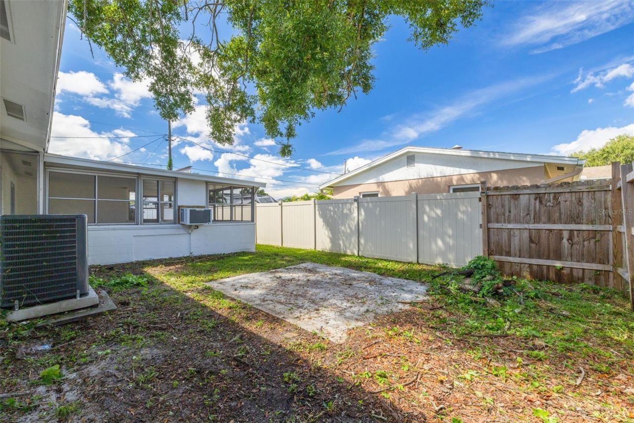 5054 60th Street N, Kenneth City, FL 33709 Photo