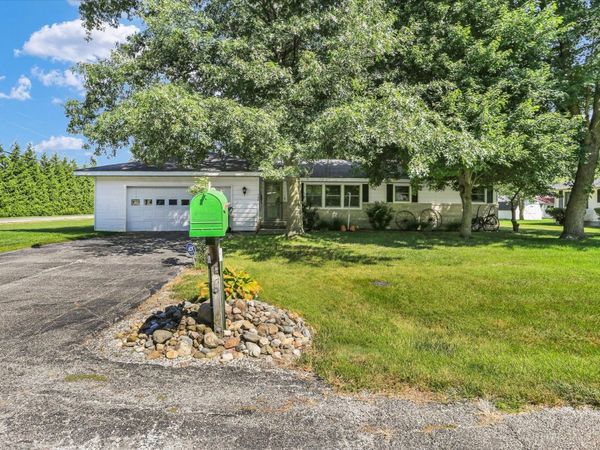 700 S D Street , Hammond, IL 61929