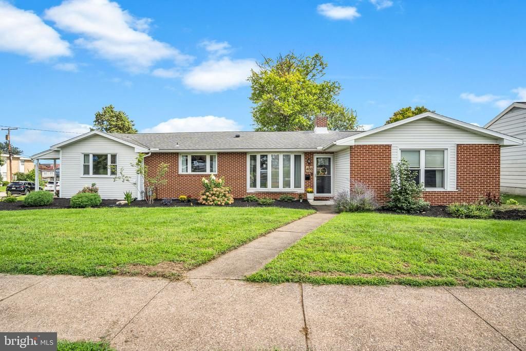 400 BEACON HILL ROAD , NEW CUMBERLAND, PA 17070