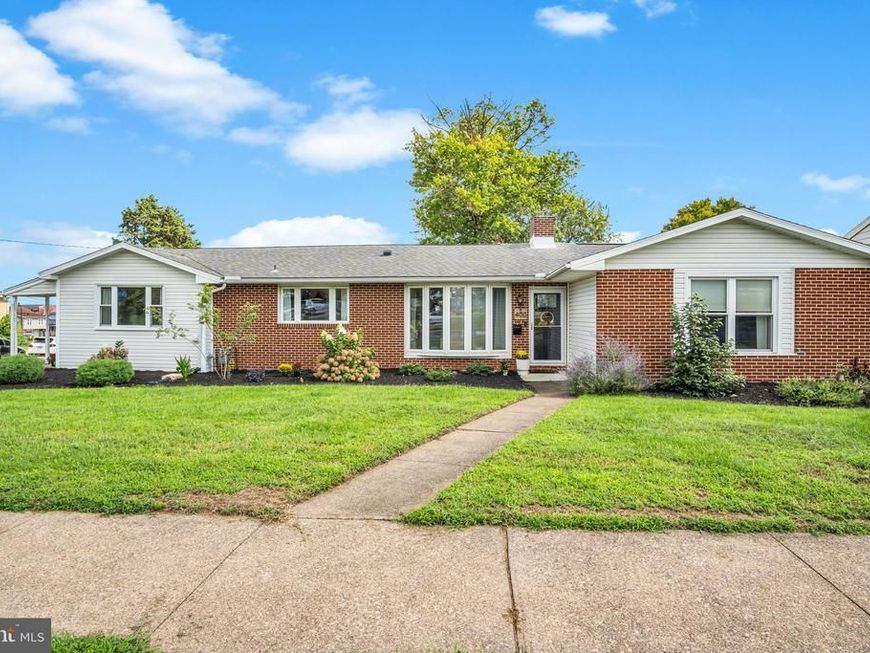 400 Beacon Hill Road, New Cumberland, PA 17070 Main Photo