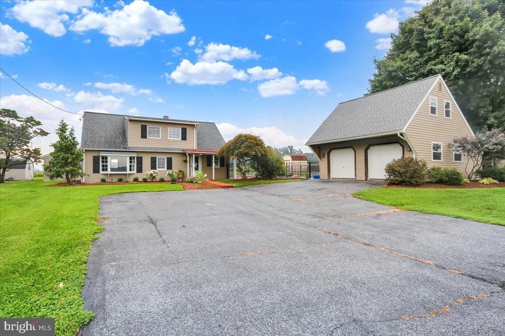 512 E ROSEBUD ROAD , MYERSTOWN, PA 17067