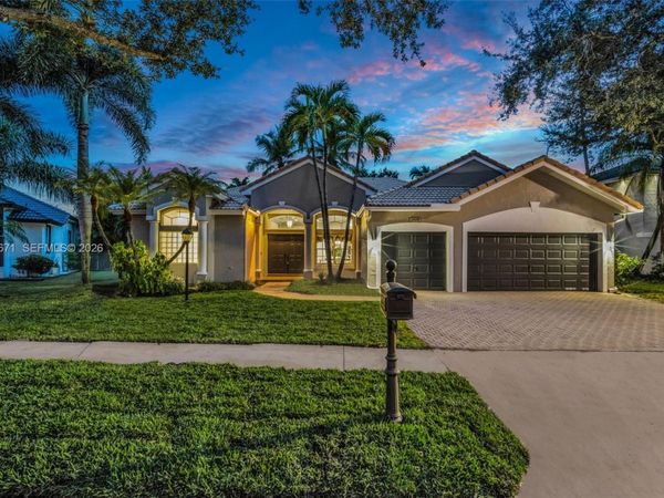 2008 NW 126th Ave , Pembroke Pines, FL 33028
