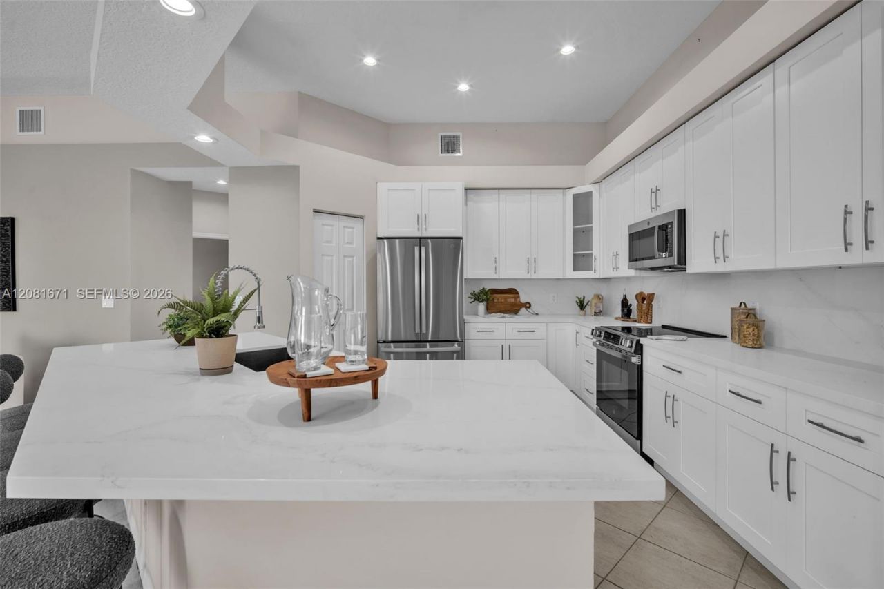 2008 NW 126th Ave , Pembroke Pines, FL 33028 Photo