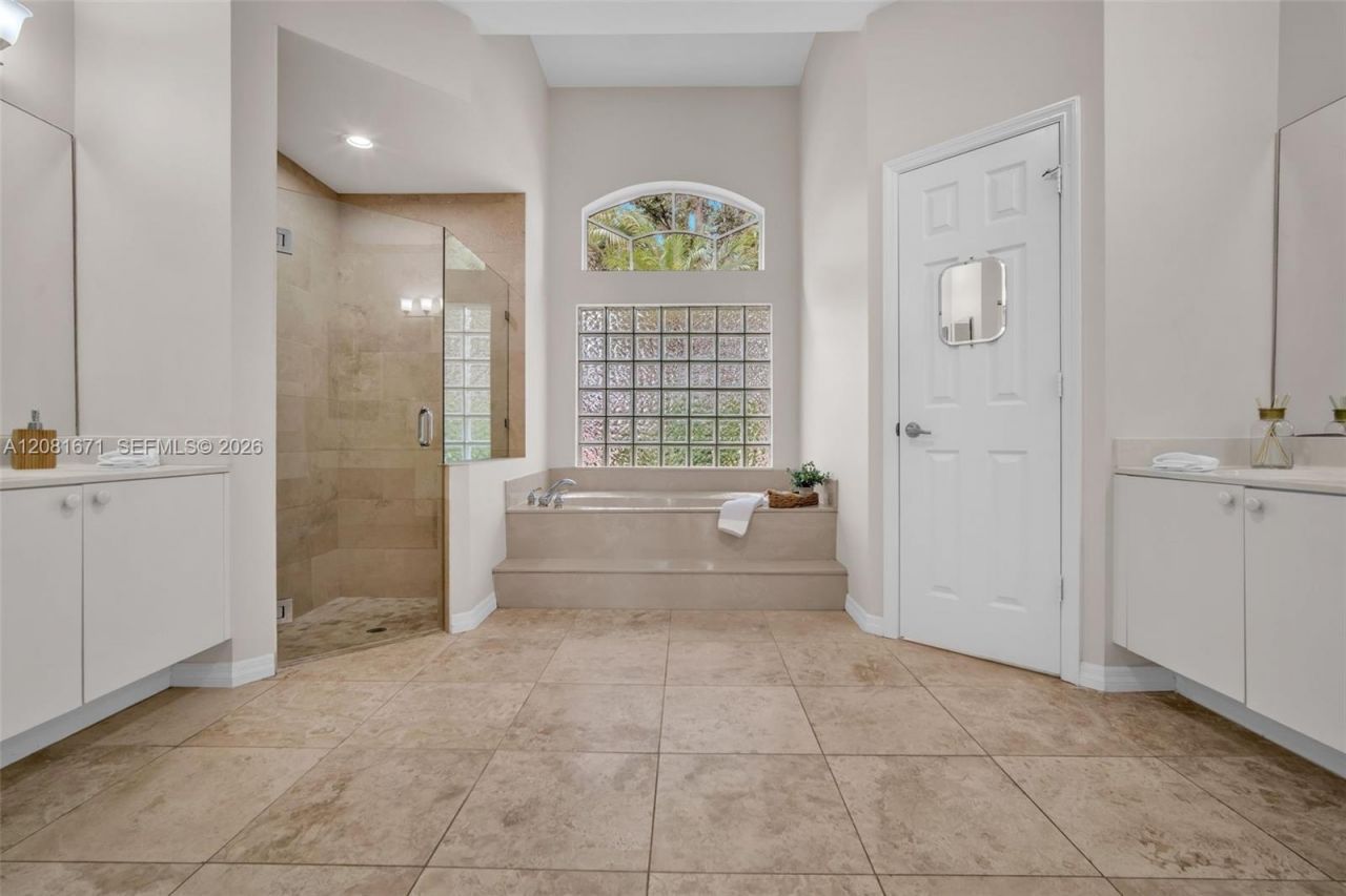 2008 NW 126th Ave , Pembroke Pines, FL 33028 Photo